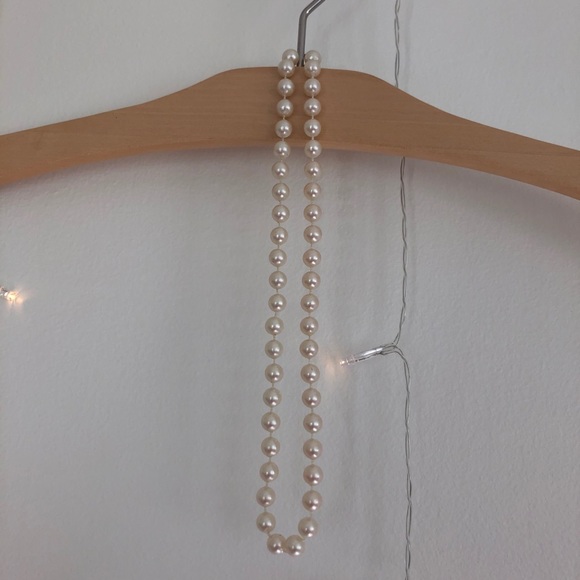 Pearl Necklace - Picture 1 of 2